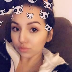 Meet your Posher, Lois